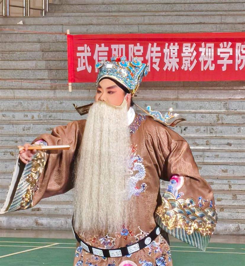 京剧《甘露寺》选段表演。